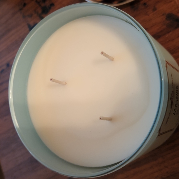 NWT  Bath & Body Works candle Lakeside Morning - Picture 2 of 3